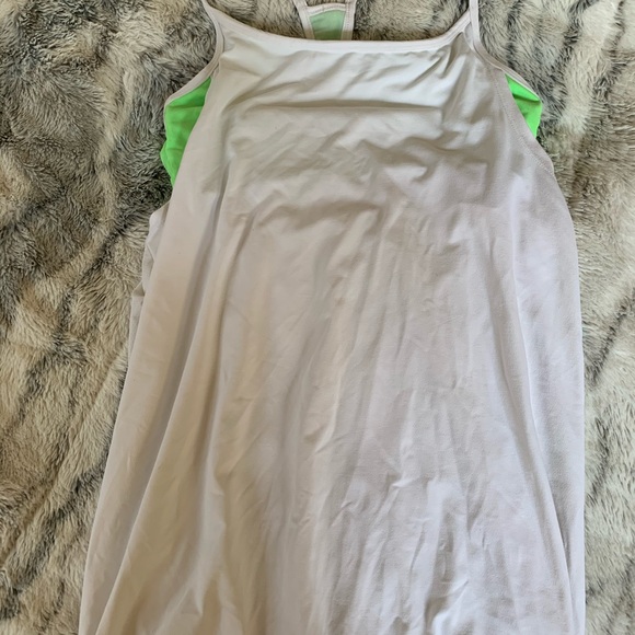 ⛰🧘‍♀️Fabletics Top🧘‍♀️⛰ - Picture 2 of 3